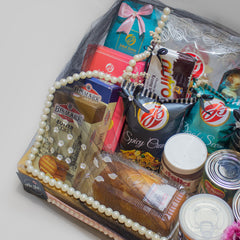 The Pearl Hamper
