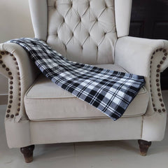 Black and White Woven Throw – Check Pattern