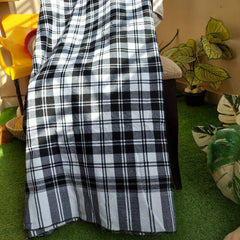 Black and White Woven Throw – Check Pattern