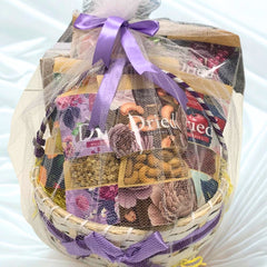 Nature's Harvest – Premium Dried Fruits Collection