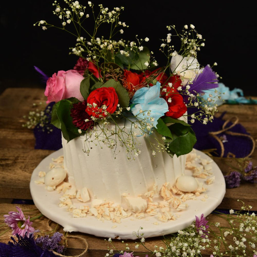 WHITE FLORAL FANTASY CAKE 4LBS