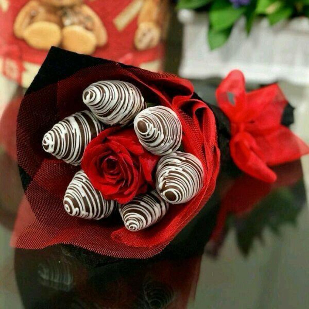 Love Bloom Bouquet - TCS SentimentsExpress