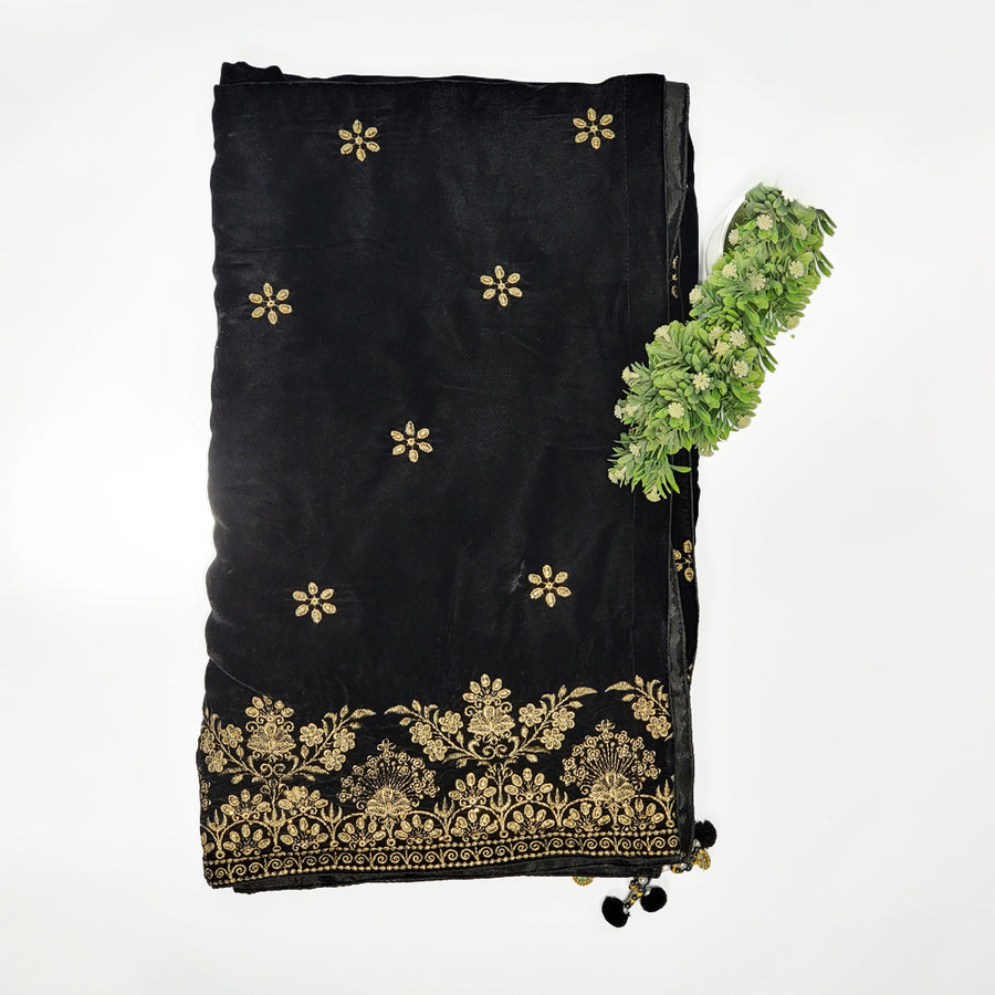 Regal Elegance Velvet Shawl - Black