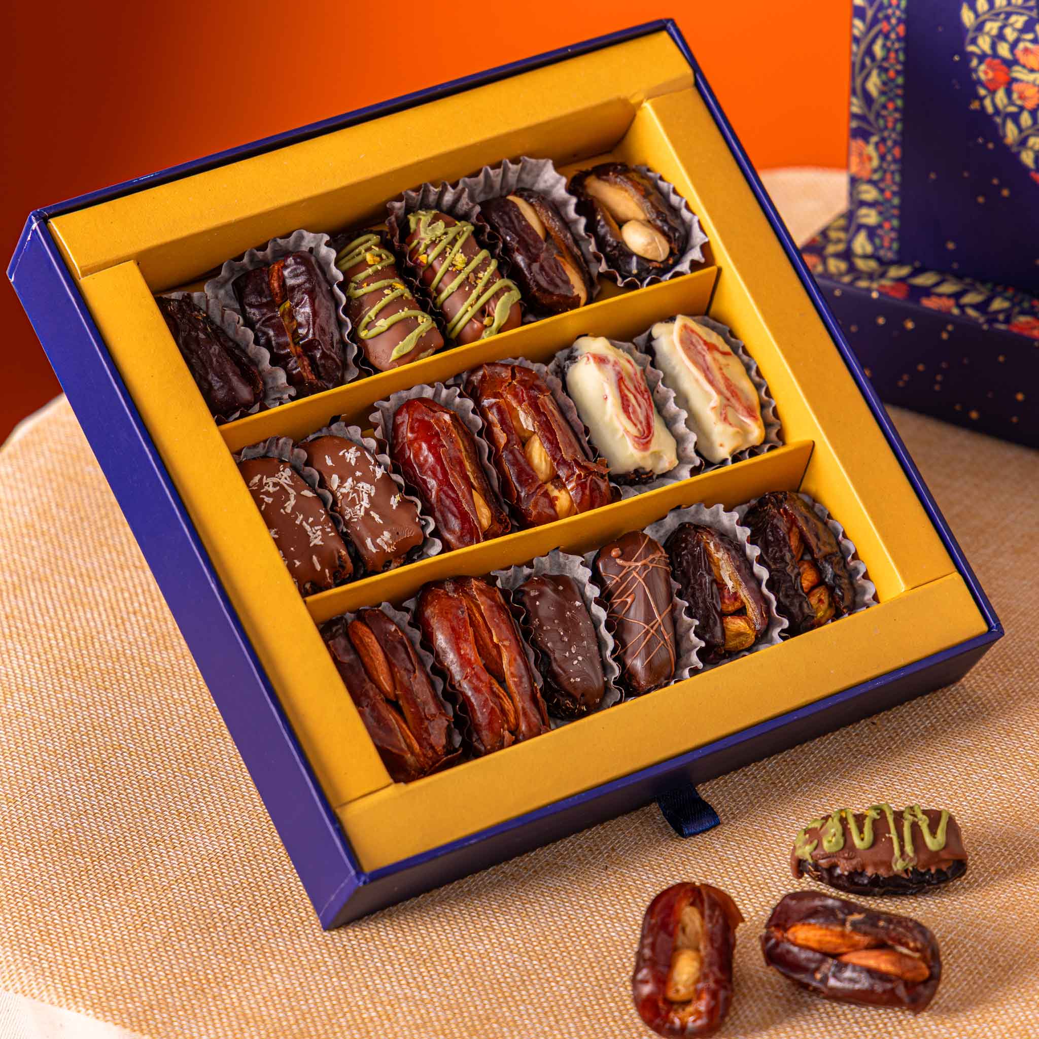 Celestial Box of 18 Dates - TCS SentimentsExpress