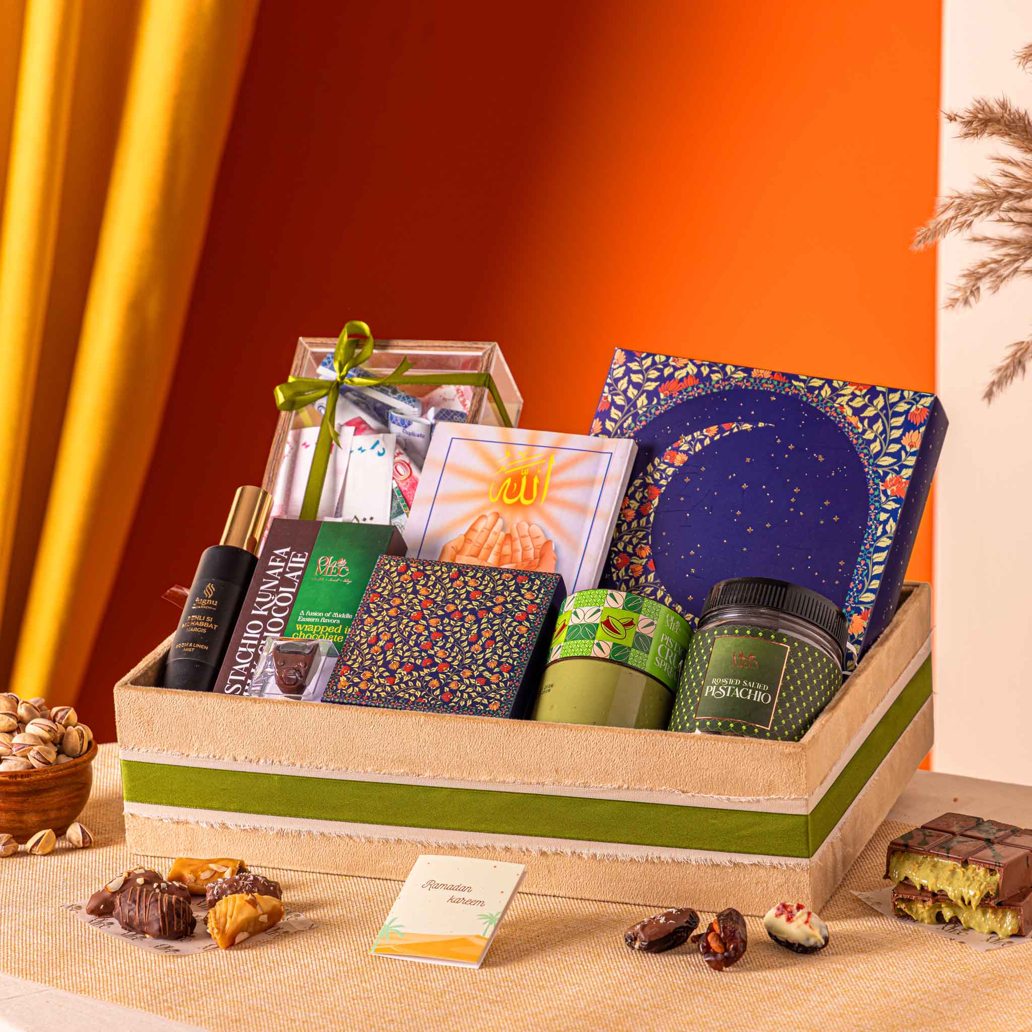 Crescent Hamper - TCS SentimentsExpress