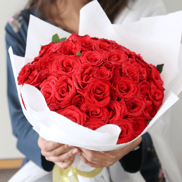 Red Rose Petal Party Bouquet (Local 50 roses)